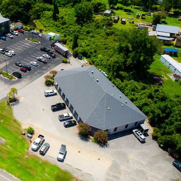Prime investment opportunity in the heart of Southport, NC. Well appointed 4-unit retail building For Sale.